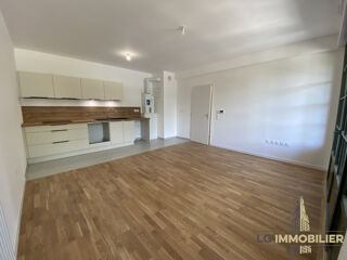  Appartement à louer 3 pièces 65 m²