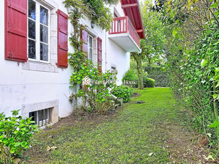 Maison 11 pièces 353 m² · à Ustaritz · 353 m² · 682 000 €