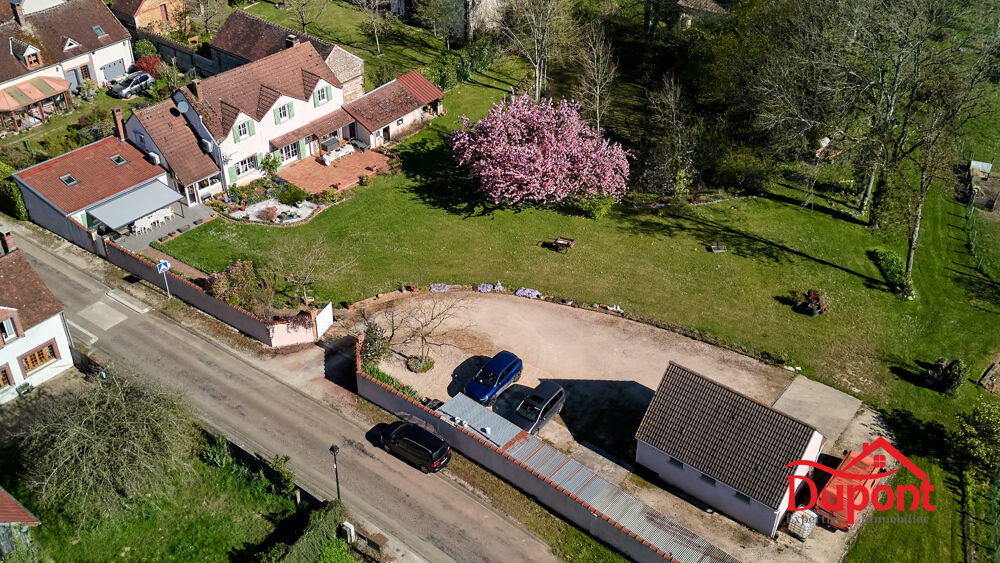 VILLA 198 m², 4 Chambres, Garage, Terrain 8 959 m² proche CHAB