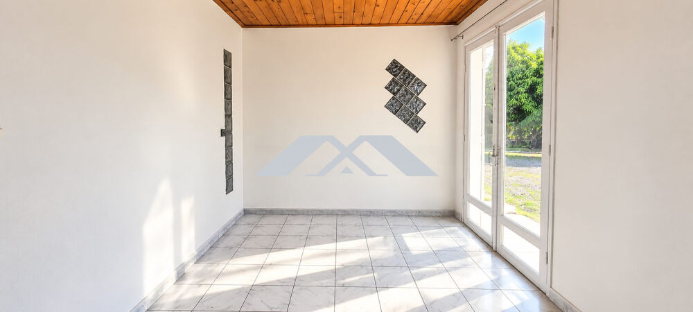Maison familiale traditionnelle de plain-pied type F5 Saint Loui