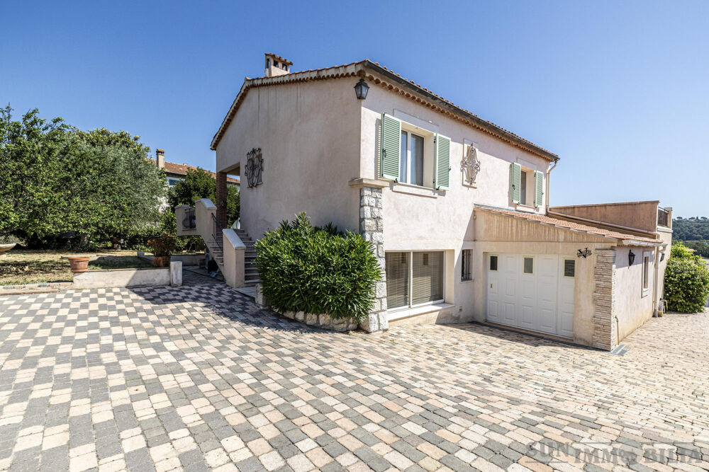 A vendre sur la Colle sur Loup une superbe maison individuelle e