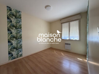  Appartement à louer 4 pièces 87 m²