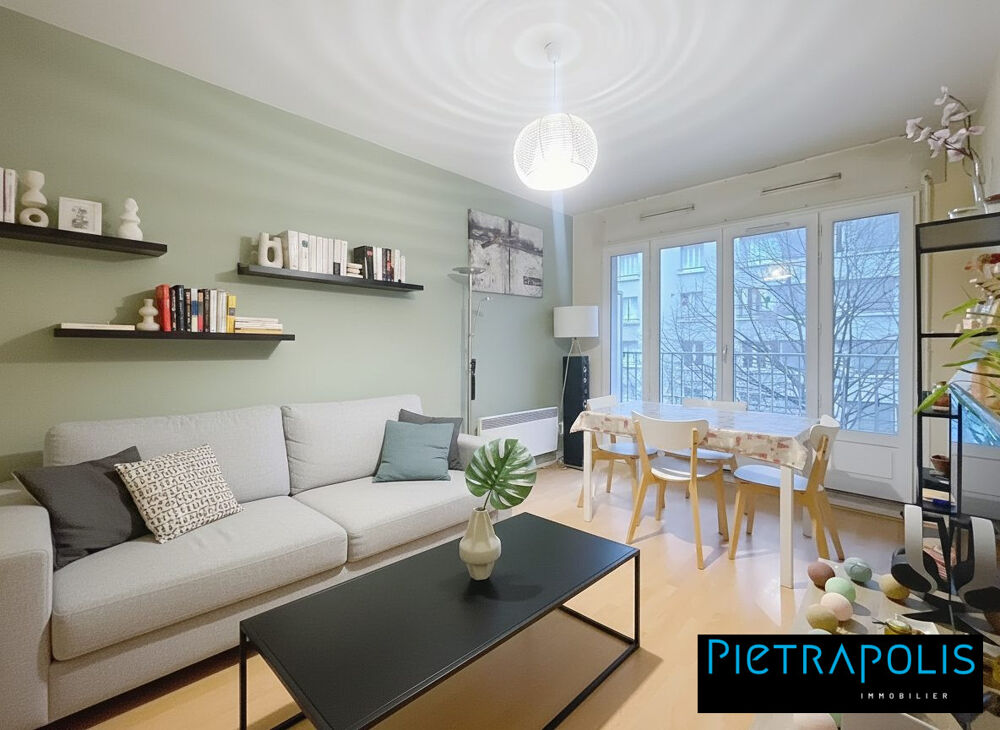 T2 avec grand balcon et stationnement