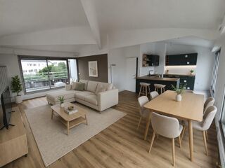  Appartement à louer 4 pièces 98 m²