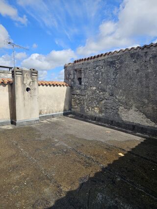  Immeuble à vendre 590 m²