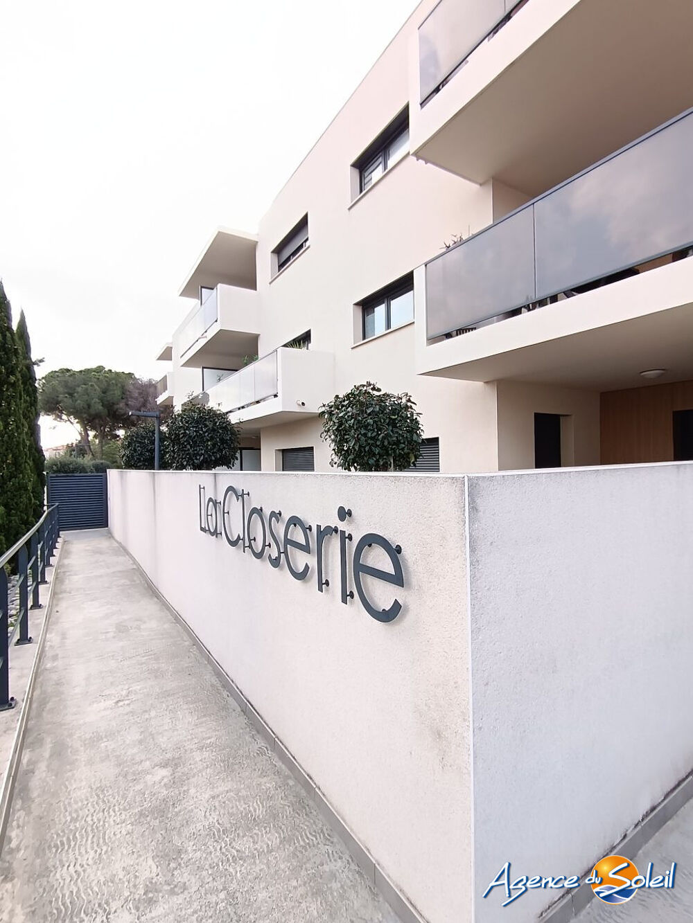 TRES JOLI T2 RECENT avec PARKING