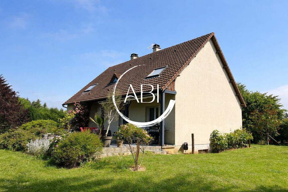 Sur 9.75 ha, Propriété agricole avec maison, dépendances à J