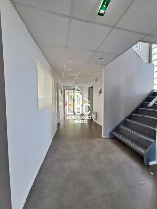   Bouguenais - À louer espace bureaux 959 m² Bouguenais