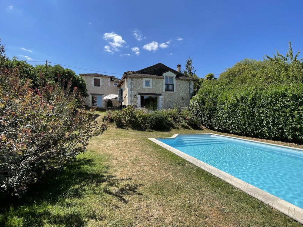 Propriété de village en pierre pleine de caractère avec inté