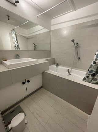 Appartement à louer 2 pièces 62 m²