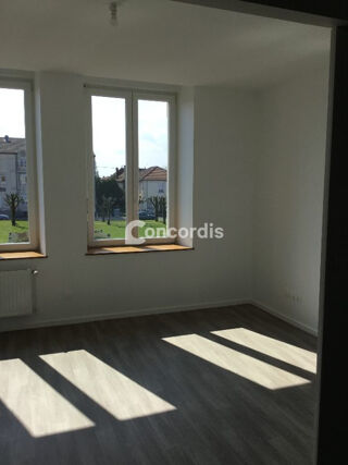  Appartement à louer 6 pièces 114 m² Montfaucon-d'argonne