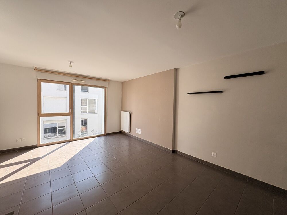 Location Appartement BEAU T2 AVEC BALCON ET GARAGE Villeurbanne