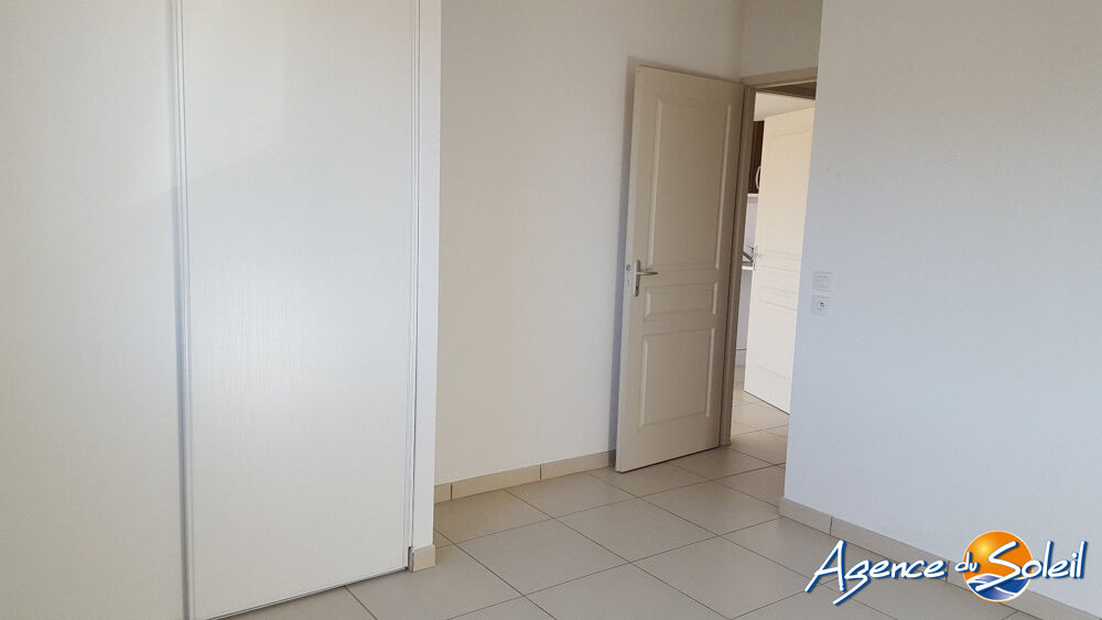 ST LAURENT DE LA SALANQUE, Appartement T2 avec terrasse et 2 par