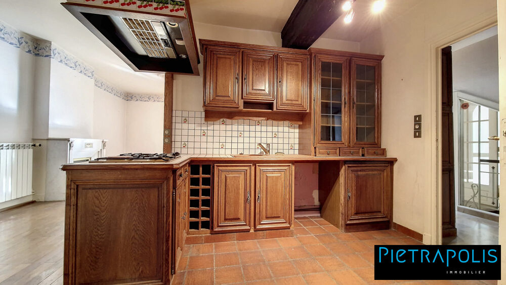 Vente Immeuble Maison de ville avec local commercial en RDC et 1 appartement La clayette