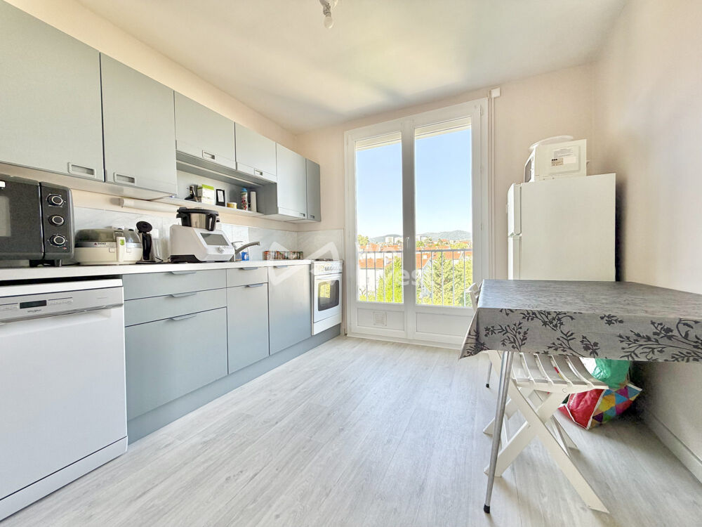 Vente Appartement Appartement de type 3 de 60.16 m2 avec loggia, cave et place de Clermont-ferrand