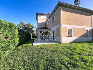  Maison  vendre 8 pices 200 m