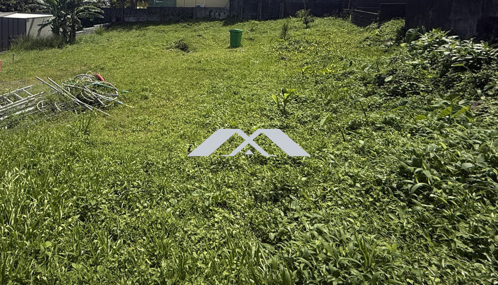 Vente Terrain Terrain constructible 952 m² – Vue mer – Quartier calme à Petite-Île
