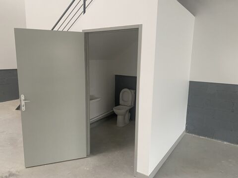   À louer – Cellule commerciale 260 m² – Vaux-le-Pénil (pro 