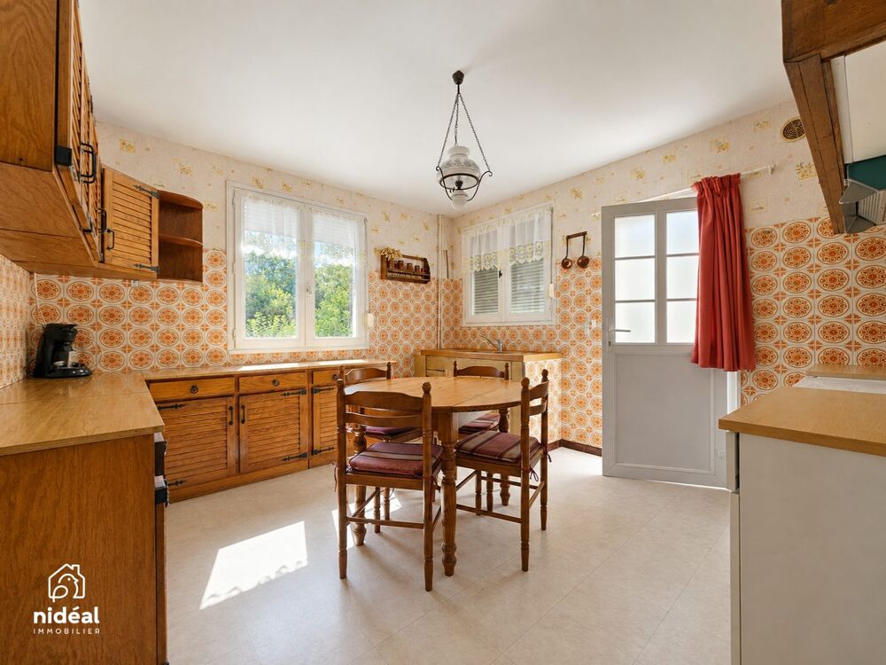 Maison plain-pied à fort potentiel  4 chambres, dépendances