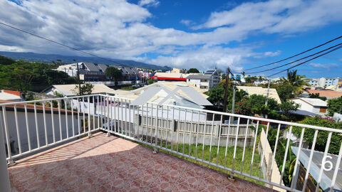   Local professionnel 81 m2 Centre ville Saint-Pierre 