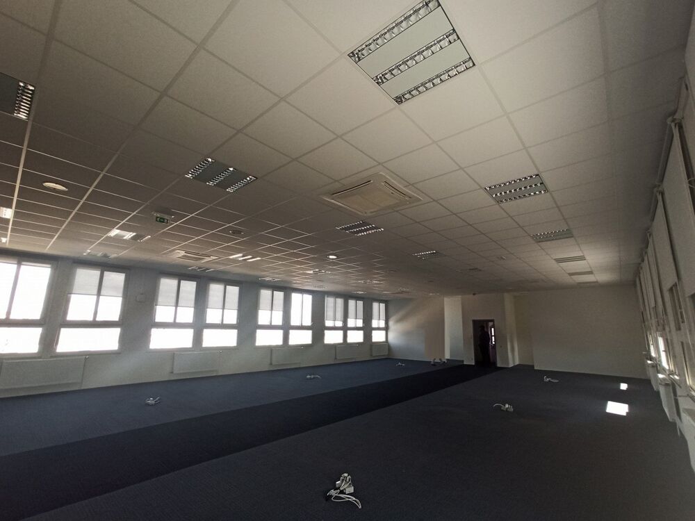   LIMOGES Location Plateau Bureaux 500m² + 11 P 