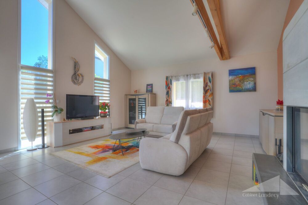 à vendre  Maison Échenevex (01170)