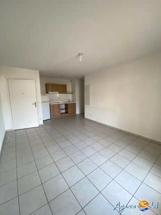  Appartement à louer 3 pièces 51 m²