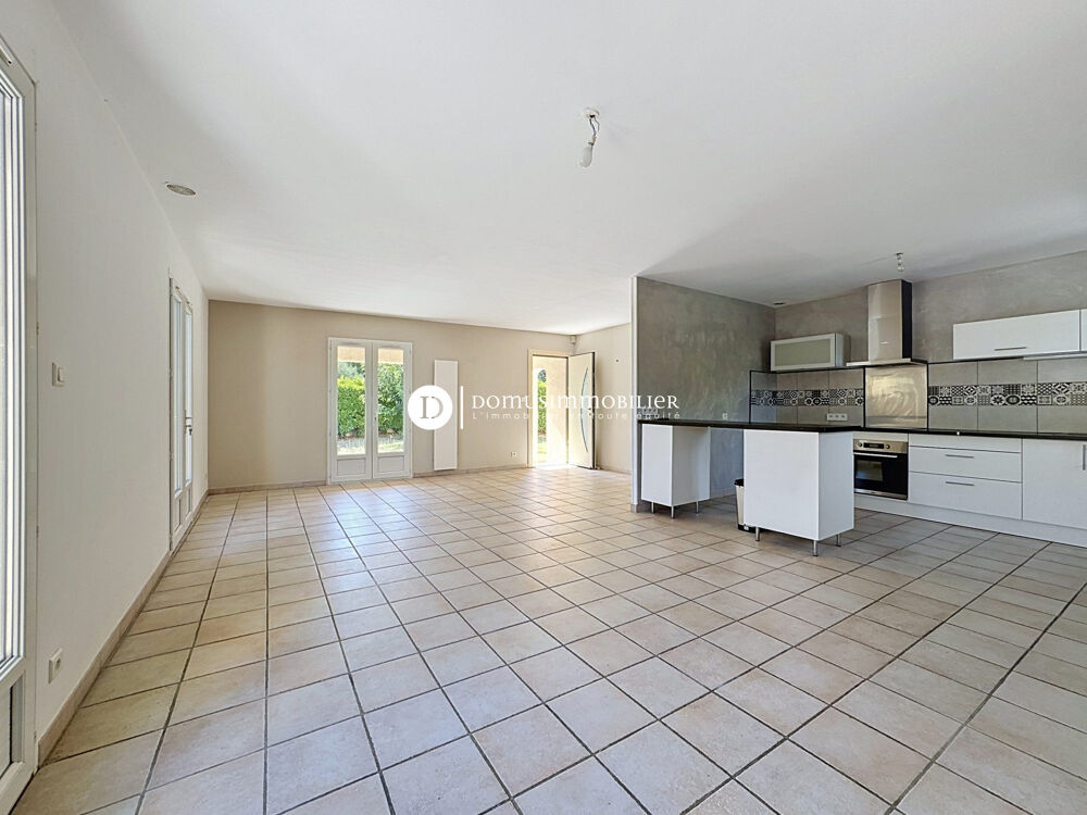 Vente Maison Villa de plain-pied avec jardin proche village Saint-saturnin-lès-avignon