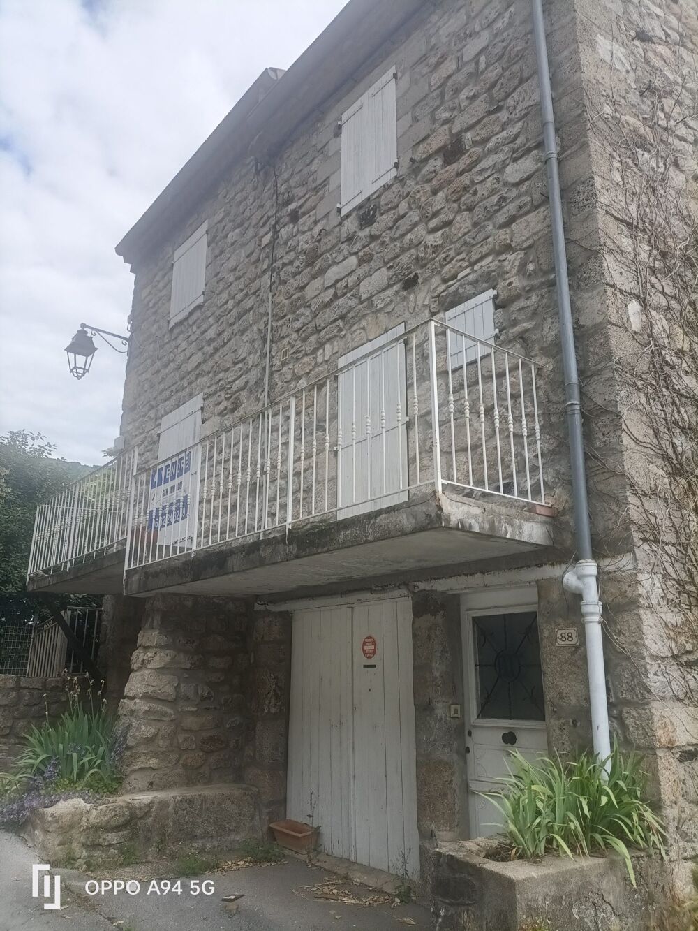 Belle maison de village touristique en pierre