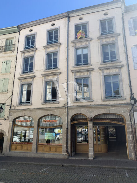 Place de la mairie : bureaux de standing refaits &agrave; neuf 980 43000 Le puy-en-velay