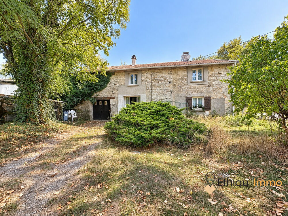 Vente Maison Maison de caractère à rénover – Beaux volumes, piscine et v Daillancourt