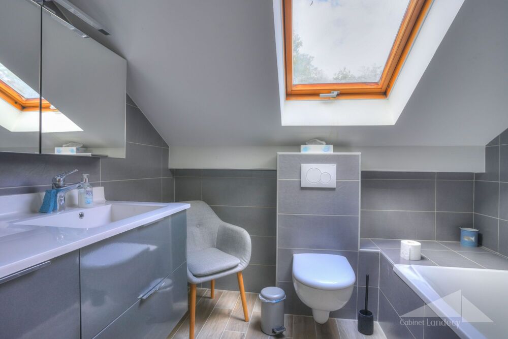 à vendre  Maison Saint-Genis-Pouilly (01630)