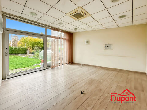   Local commercial � vendre avec de beaux volumes et un petit ext 