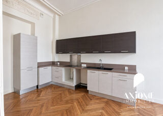 Location Appartement CENTRE VILLE - CAMBRONNE GRAND T3 Nantes