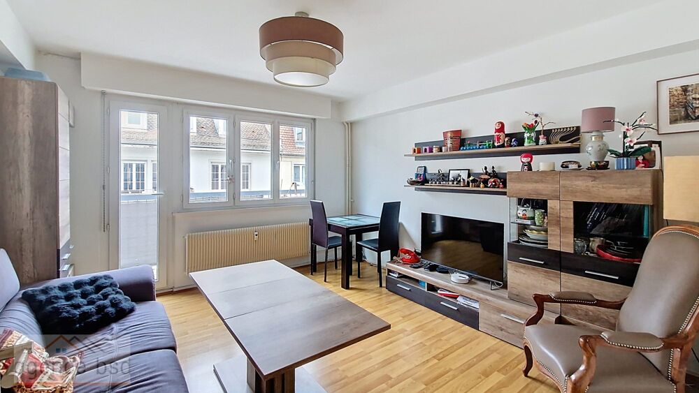 Prox. Clémenceau, Beau 3 pièces en étage, balcon ; parking en