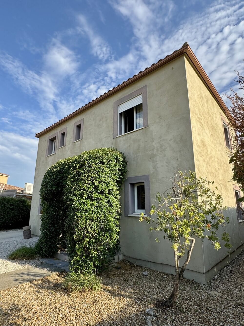 Villa 165m² Piscine + T2 indépendant