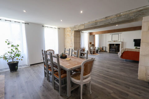   Maison de campagne r�nov�e situ�e � Saint-Savinien Maison - 7 pi�ce(s) - 245 m�