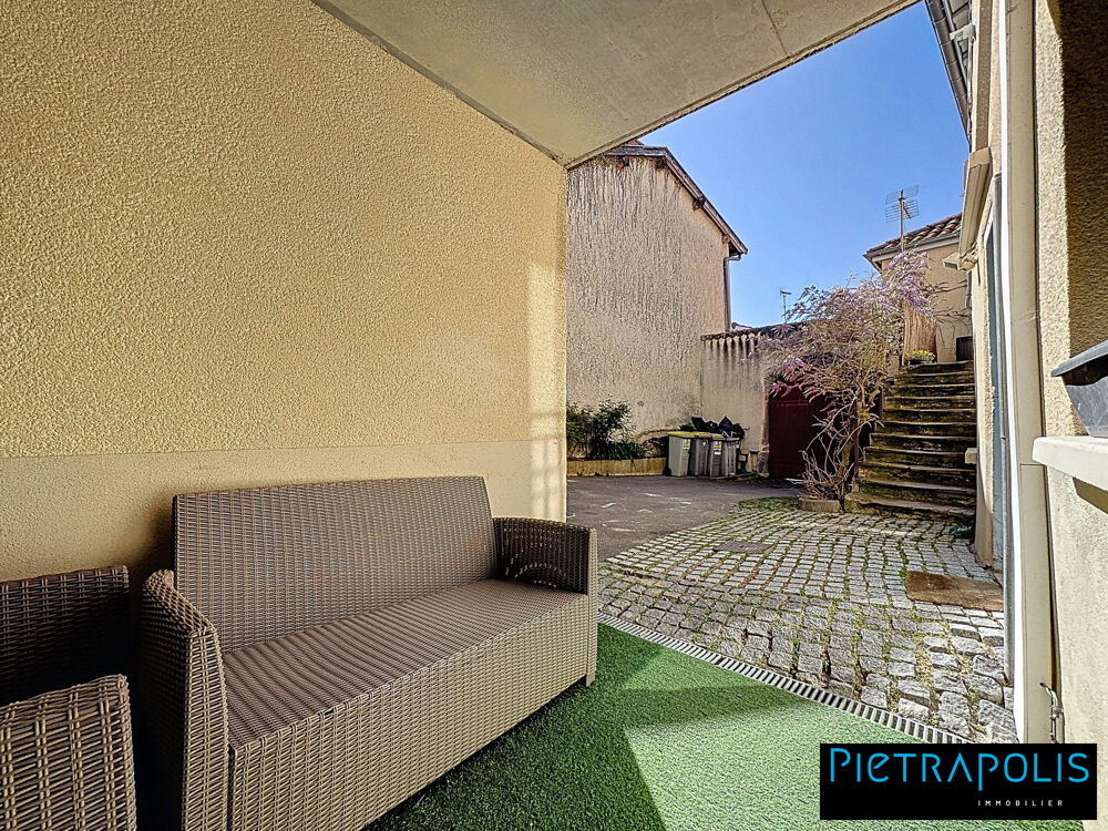 Au coeur de Chaponost, beau duplex T3 de 67 m² avec cour, garag