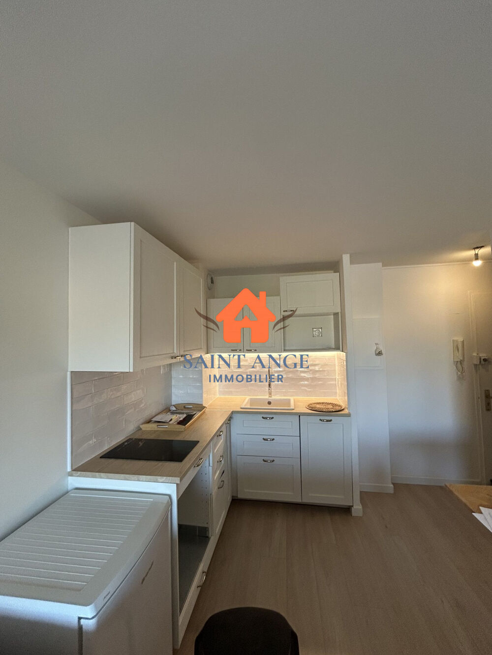 Location Appartement CARQUEIRANNE Carqueiranne