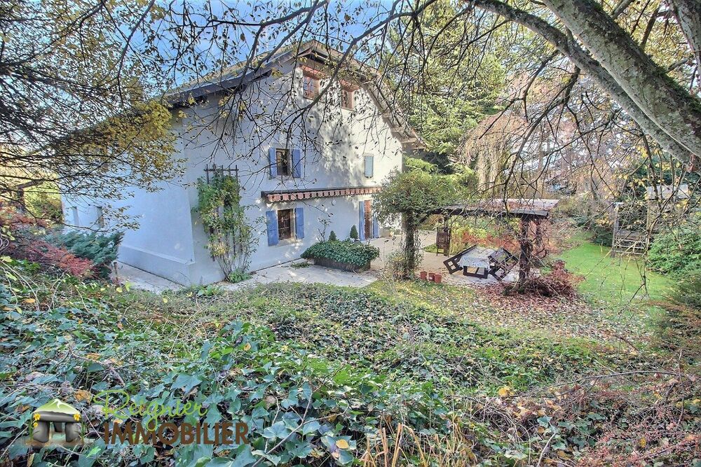 Au calme absolu  Authentique ferme savoyarde de 253 m² + com