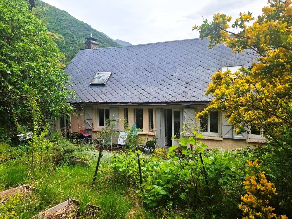 Maison 10 pièces 230 m² · à Saint-Béat-lez · 230 m² · 260 000 €