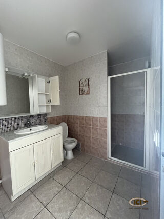  Appartement à louer 3 pièces 70 m² Scientrier