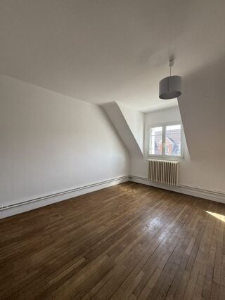  Appartement à louer 4 pièces 70 m²