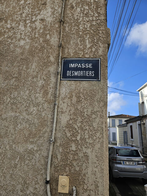   Garage 42 m² sur SAINTES Rive droite 