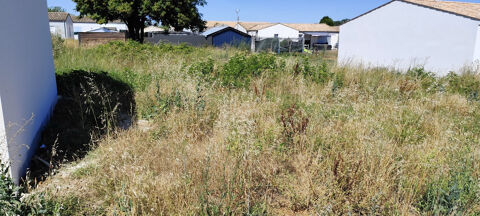   Terrain viabilisé de 500 m² situé AU GUA 