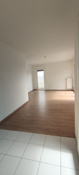  Appartement à louer 4 pièces 82 m²
