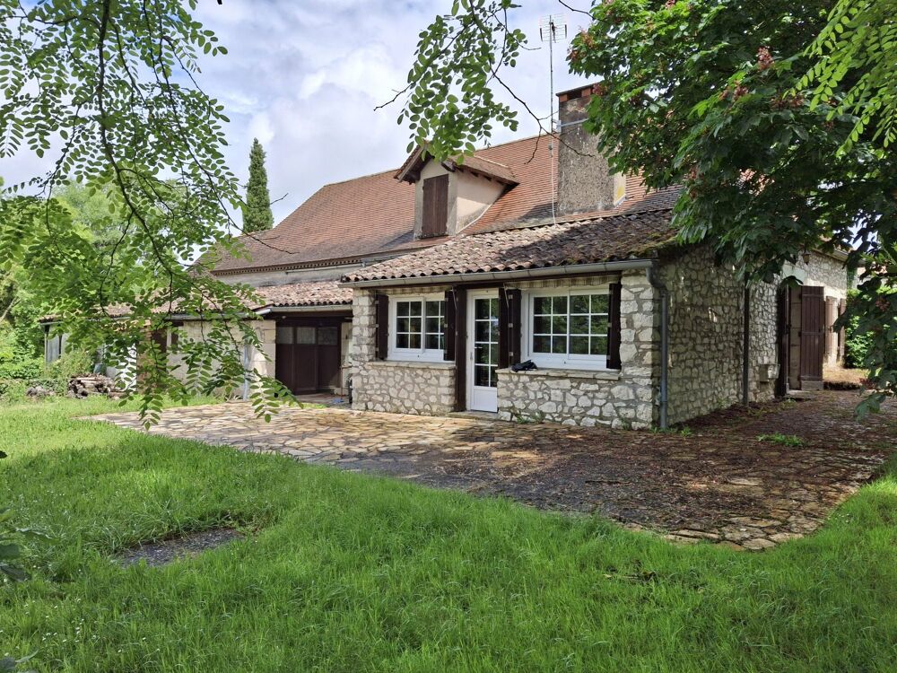 Maison 3 chambres avec jardin et dépendances