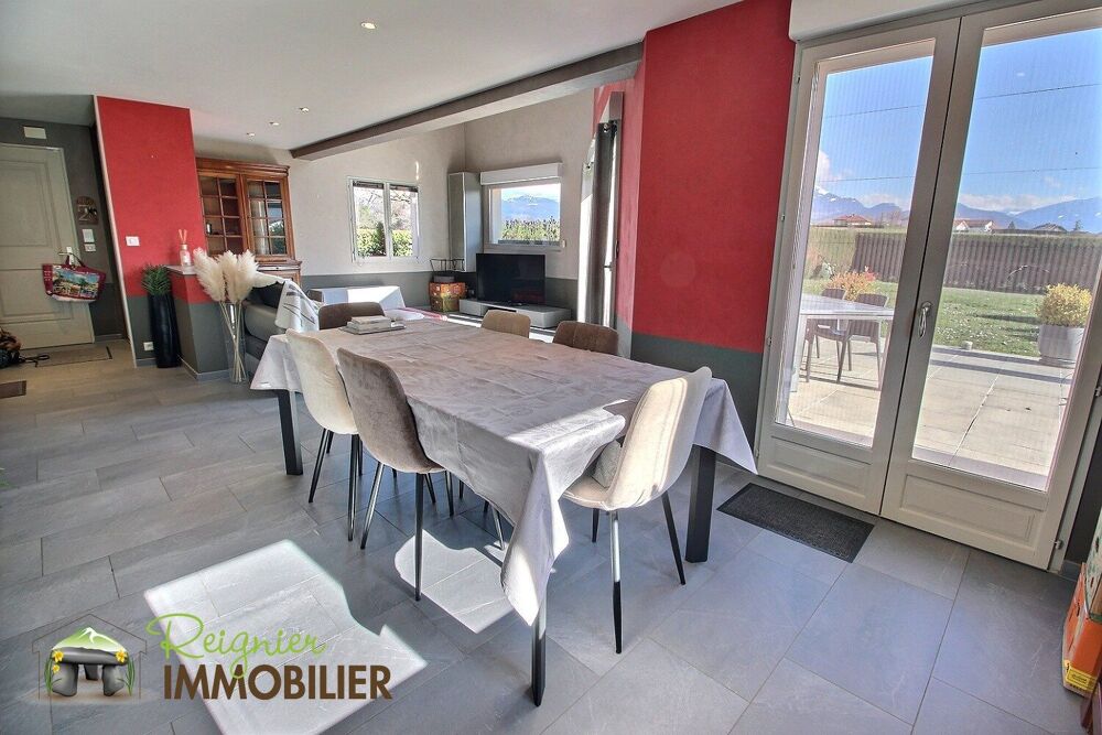 Maison traditionnelle récente de 147 m² sur 999 m² de terrain