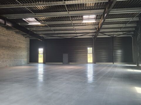 VANNES NORD - Local d'activit&eacute; de 700 m&sup2; 4375 56890 Saint-avé