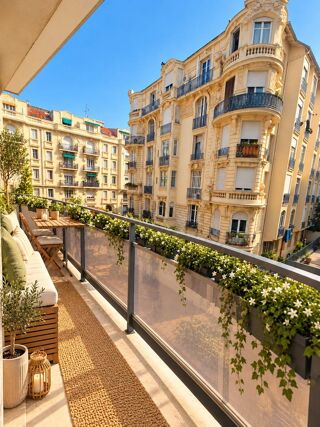 Location Appartement Centre ville : 3 pièces de 76m² avec large balcon sud au calme Nice